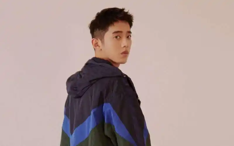 梁靖康冷峻帅气写真图片桌面壁纸.梁靖康清爽帅气,眼神高冷撩人.