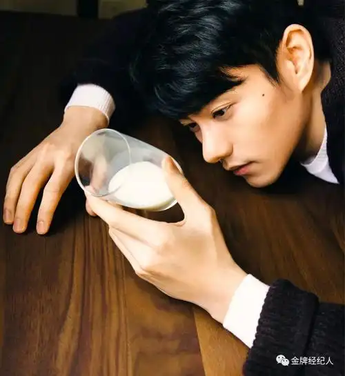 隔壁阳台的彭于晏姐姐心里的小狼狗李程彬的男子图鉴不pick下吗