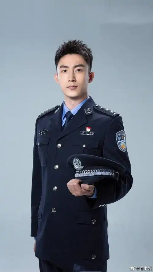 黄景瑜亲爱的戎装剧照