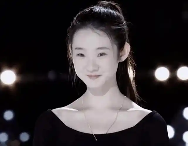 张艺凡颜值一般?