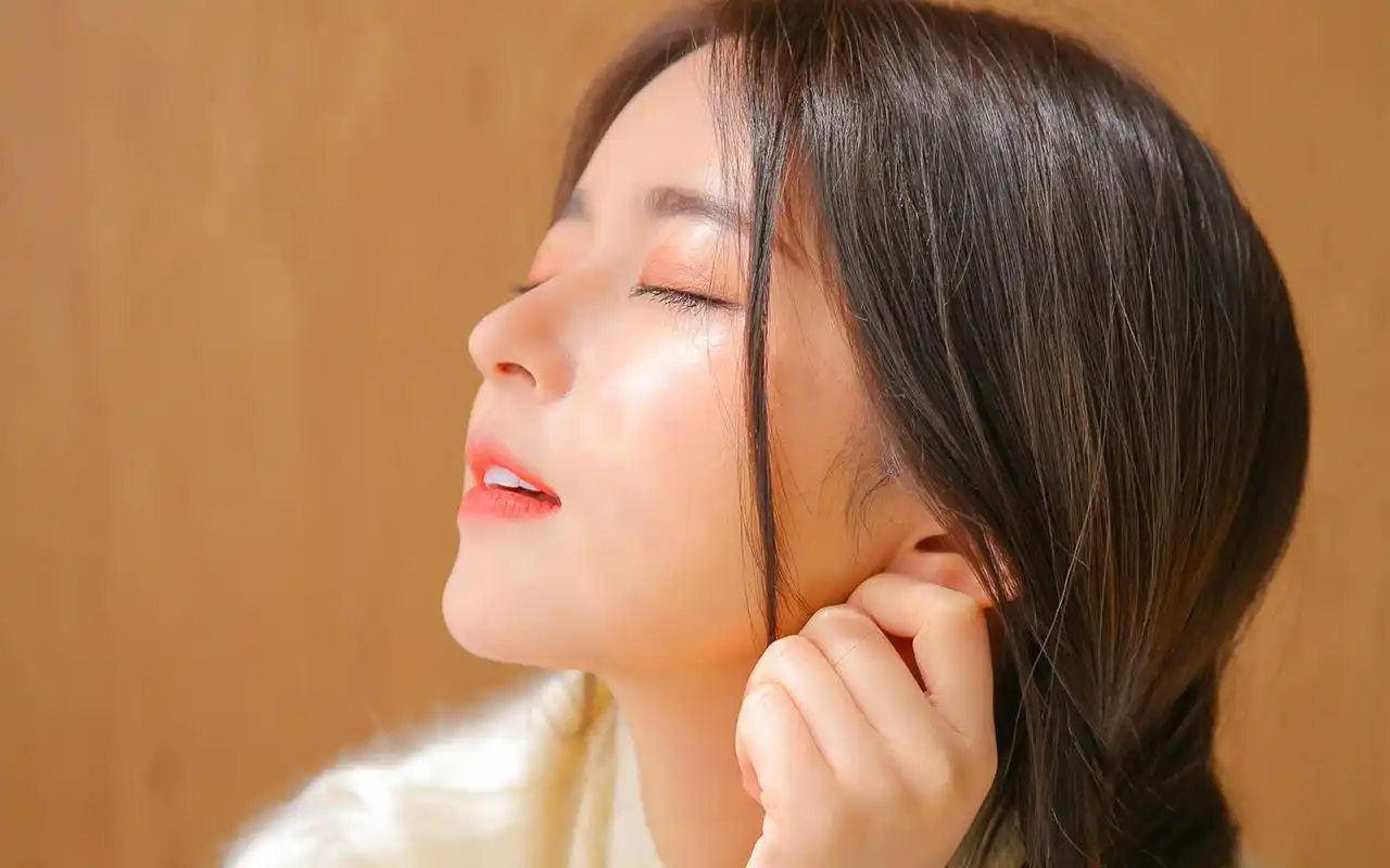 清纯美女性感写真高清电脑桌面壁纸