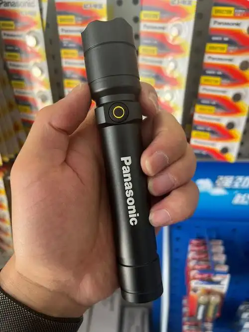 正品松下强光手电筒panasonic露营户外led照明设备专业手电筒