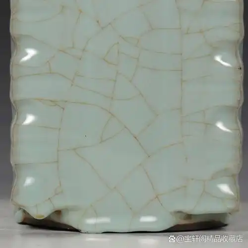 精品收藏  南宋  龙泉官窑大琮式瓶. 规格:高:20公分 口径:13公分.