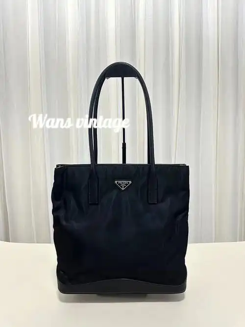 prada黑色尼龙拼皮琴谱托特包00