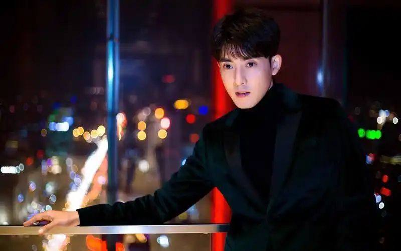 张睿帅气有型高清图片桌面壁纸