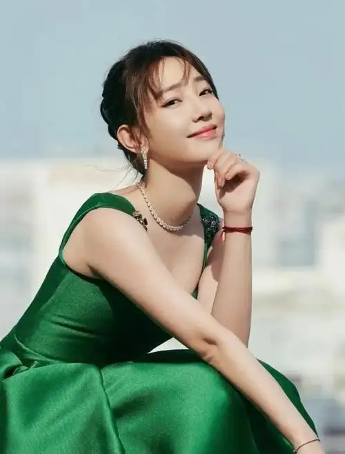 白百合33岁一指弹36岁二婚从被骂到全网好评她做对了什么