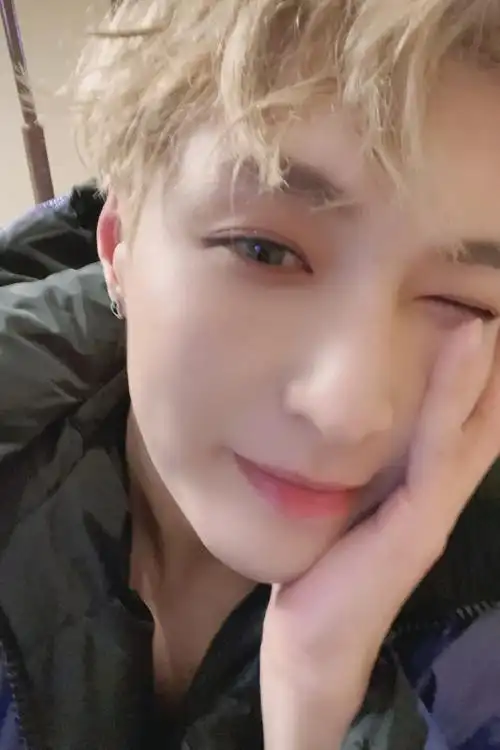 张艺兴端水式过冬至