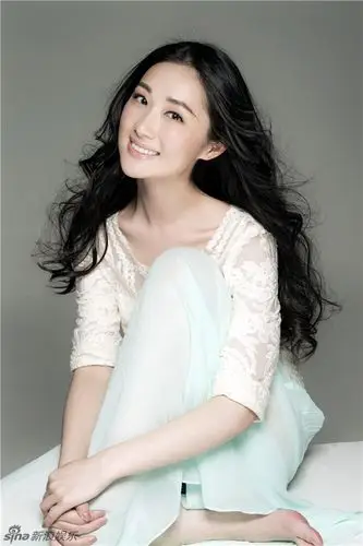 组图:涂黎曼时尚写真曝光 温婉迷人展魅力