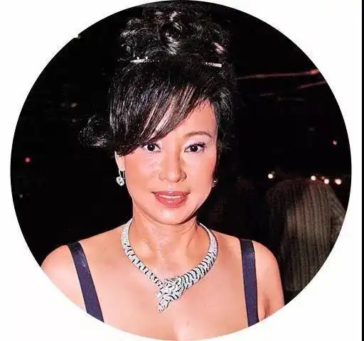 赌王三太没存在感?护工出身,毫无战斗力的她才是"扮猪吃老虎"