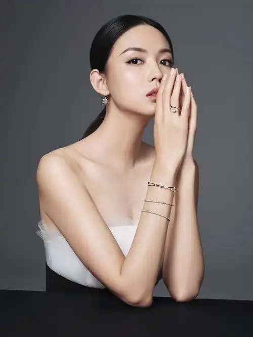 世姐张梓琳新的钻石代言hearts on fire是什么水平的牌子啊?