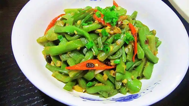 素炒贡菜的做法和步骤图解 - 素炒贡菜怎么做好吃 - 菜谱大全 - 乐