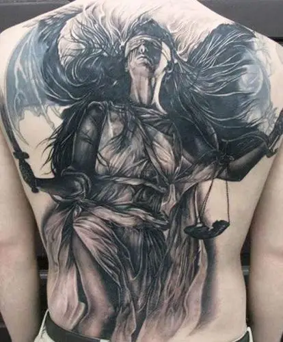 满背男士霸气的纹身天使图案