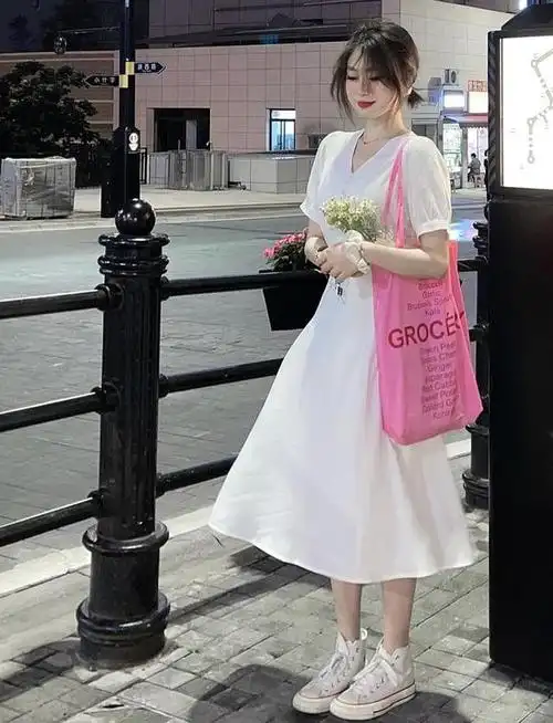 白裙子搭配这5双鞋子,好看又时髦,美极了