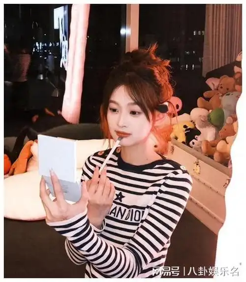 王思聪女友曝料王思聪降级消费购买一堆百元左右玩偶