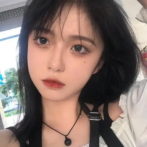 2021最新甜美系微信美女头像