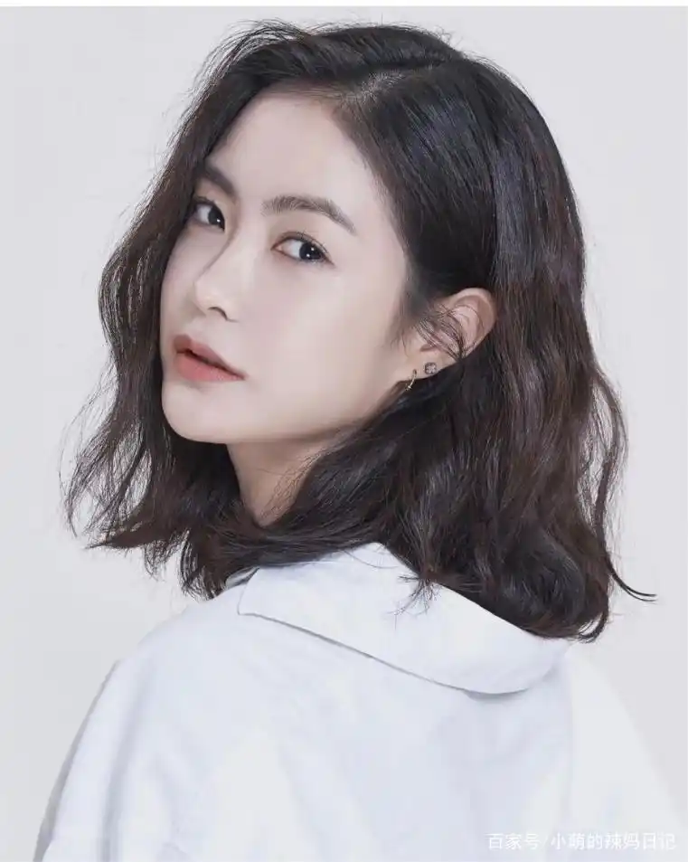 放弃黑长直吧!今年流行这3种"齐肩烫发",减龄不说还显脸小