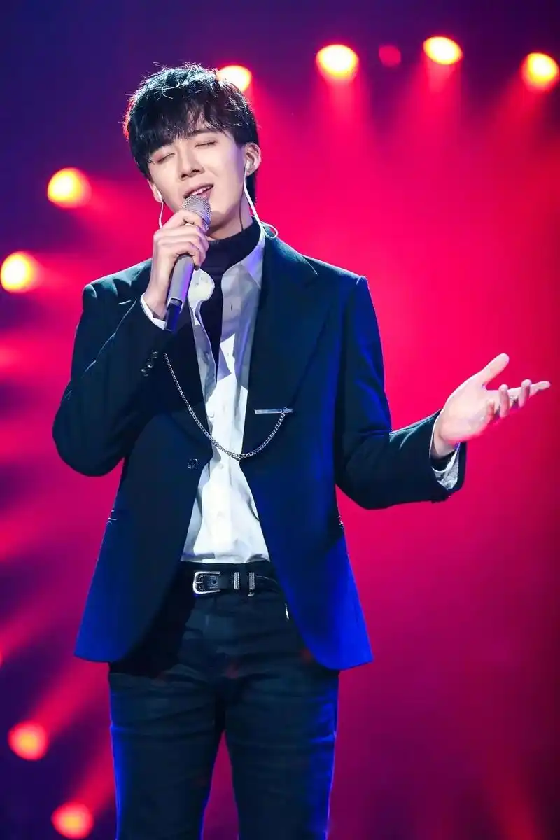 《我是歌手》2019第3期踢馆赛歌单——吴青峰-《起风了》,逃跑计划