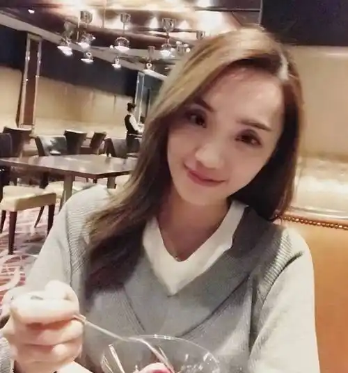 薛佳凝皈依佛门,杨幂怒嫁刘恺威,41岁的胡歌最终输给了婚姻_张冕_车祸