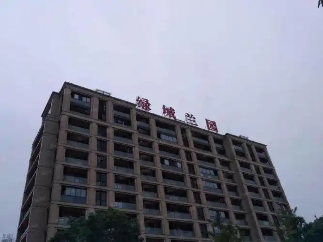 松江ebd,虹桥商务中心,法式平墅,豪装奢华五房,地铁准沿线,绿城兰园