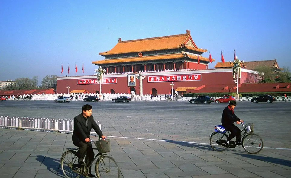 2005年北京男子为躲命案,故意冒充他人主动坐牢,却败于自作聪明