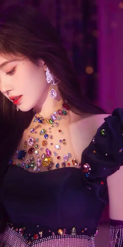 鞠婧祎黑纱裙酷甜少女风写真_裙子_长裙_黑色