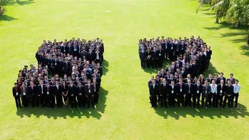 来一张与众不同的个性全家福如何 创意全家福摄影