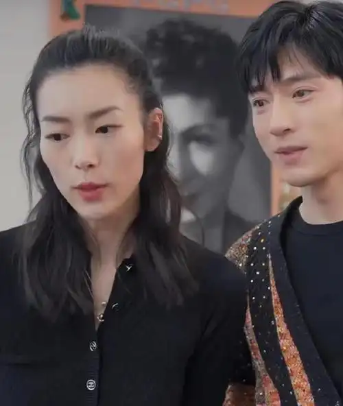 井柏然:出生被弃,60岁奶奶捡废品将他养大,爆红后父母来认亲|倪妮