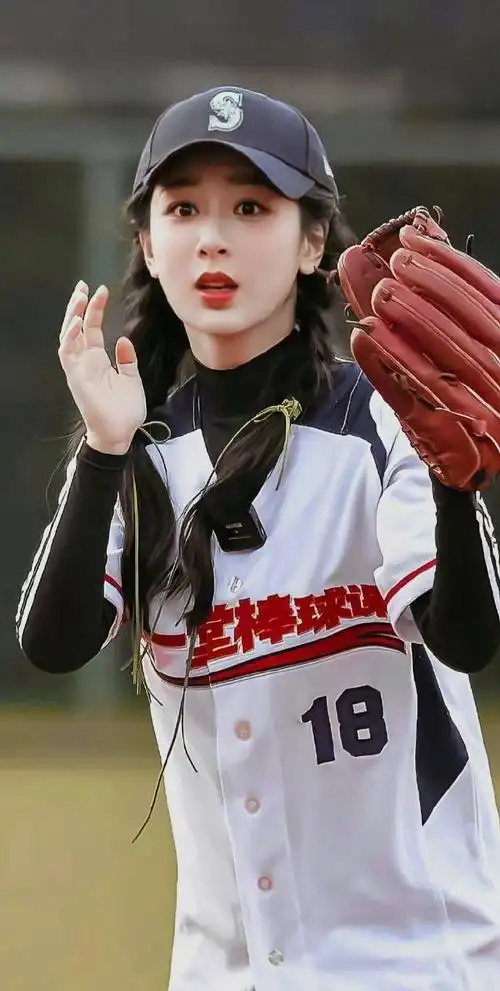 和杨紫同框奥林匹克精神影像展#在我看来,奥林匹克精神,首先就是追求