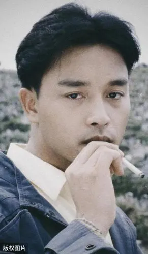 张国荣为何受到越来越多的年轻人喜爱?他永远是那个"无双少年"