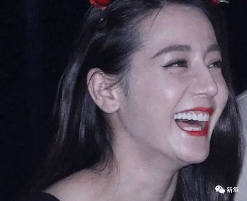 原创热巴颜值又崩了脸凹陷成这样真不怪她