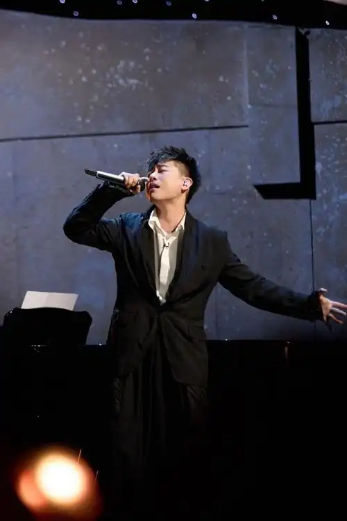 #黑夜问白天剧场式舞台##披荆斩棘#