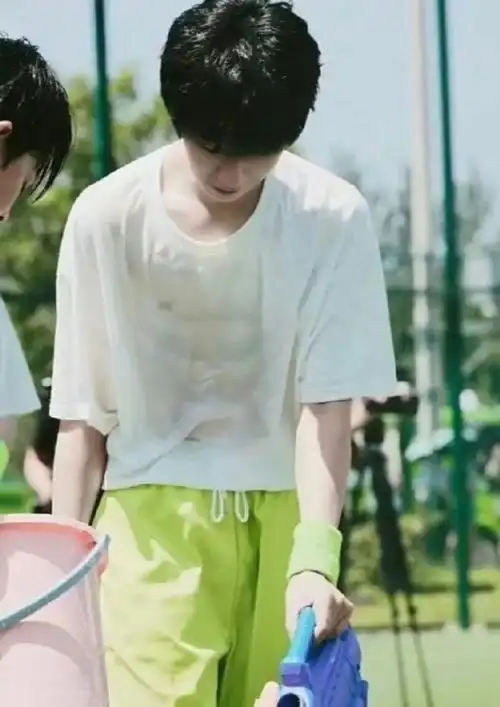 时代少年团人均卷王##时代少年团为演唱会练腹肌