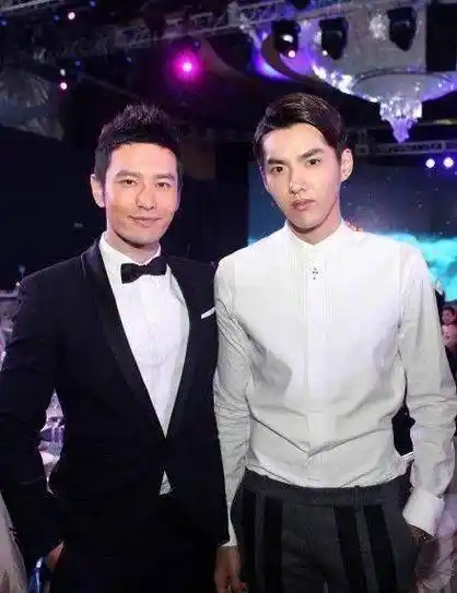 钟汉良吴亦凡张艺兴当朴灿烈边伯贤张艺兴孙红雷吴世勋鹿晗霍建华胡歌