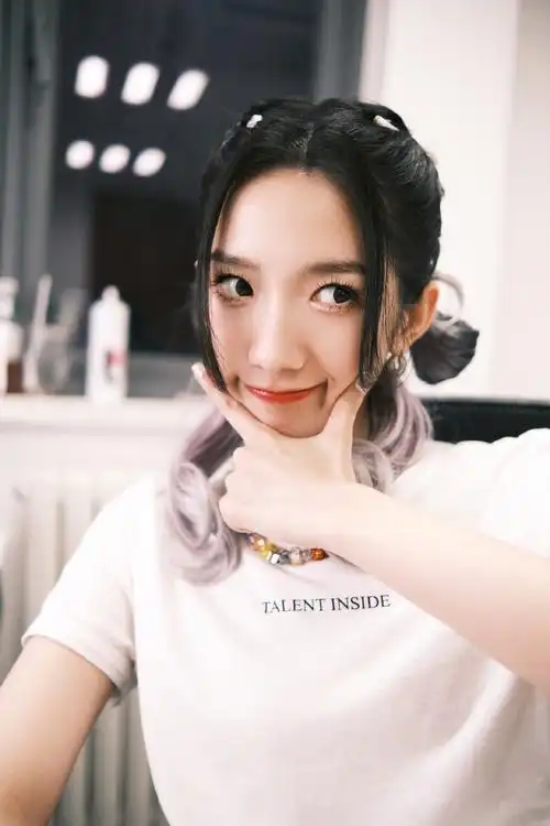 孟美岐超话61#孟美岐舞台2023#散发可爱也很"煎蛋"9799@孟美岐