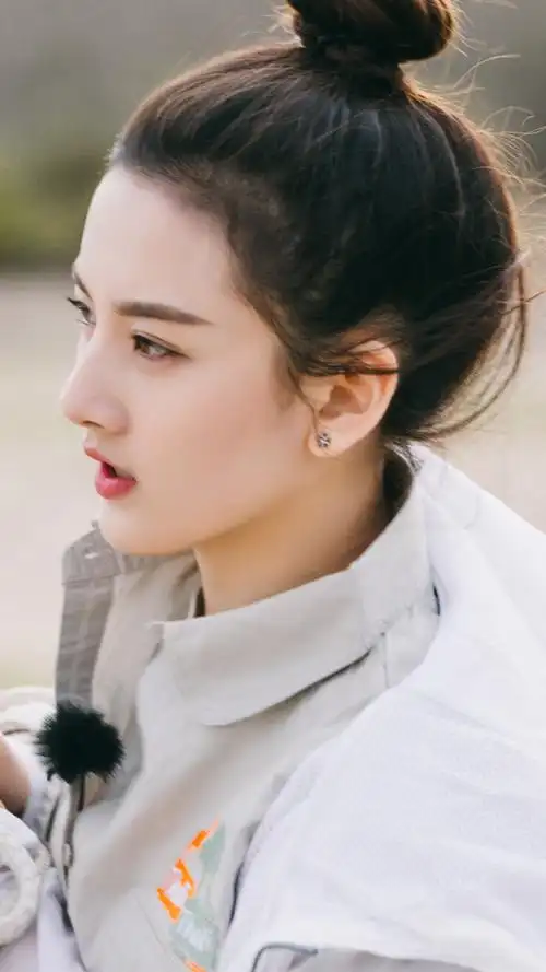 塌鼻子也可以很美,尤其脸上有这3个特点,就是标准的可爱型美女