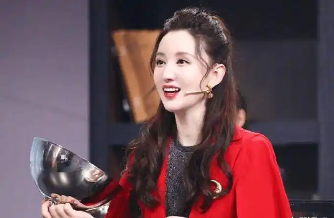 上综艺挖人成功,还有意跟虞书欣赵小棠合作_金晨_角色_演技