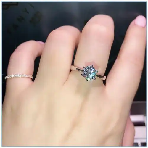 一克拉仿真莫桑石镀玫瑰金戒指女情侣戒指钻戒多个款式经典一克拉戒指