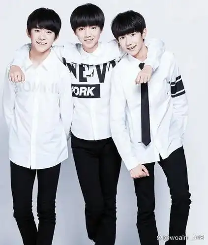 王俊凯已经过了24岁生日了!易烊千玺和王源都在零点送上了祝福.