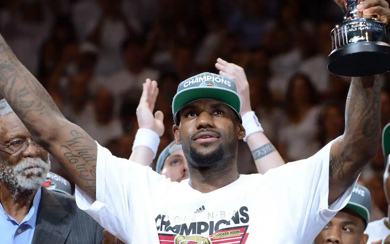 nba篮球明星詹姆斯帅气写真桌面壁纸高清 第二辑