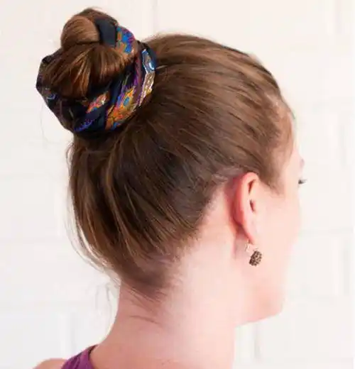 不会编会扎就够了,长发淑女简单时尚扎发发型,比编发还甜美