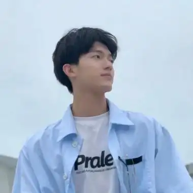 治愈系阳光帅气大男孩干净男头 让人看一眼就很舒服的帅气头像男