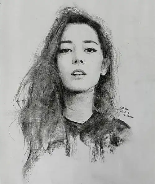 再来一组迪丽热巴素描画像欣赏