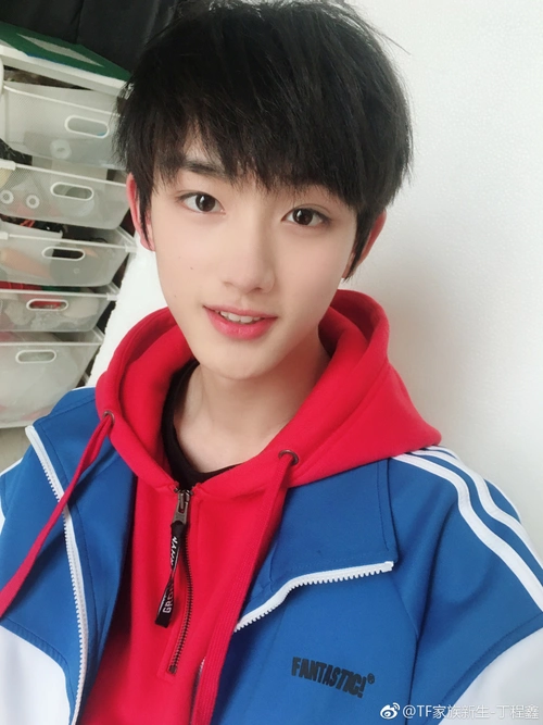 美如漫画中人,tf家族这位才16岁的小帅哥颜值逆天 - 简书
