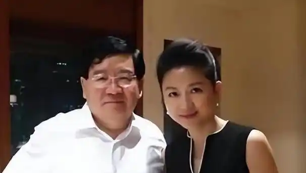 56岁王小丫主持开心辞典13年离婚又再婚如今怎么样了