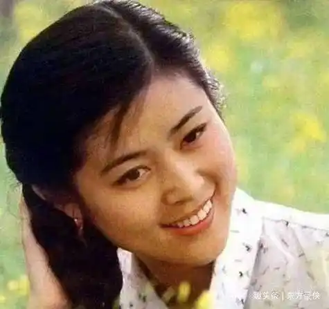 "容嬷嬷"年轻时的样貌,比赵薇和杨幂还要美_李明启_人物_演技