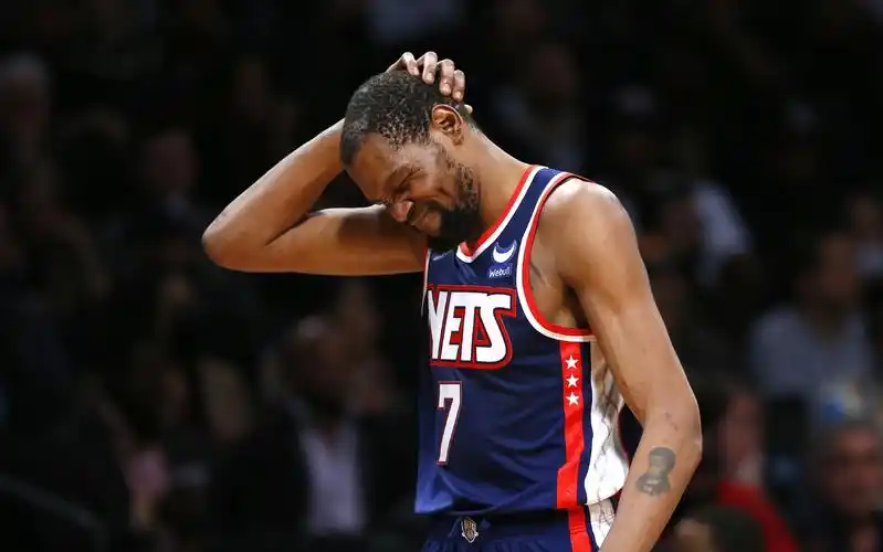 杜兰特愚人节吐露心声雄鹿垫脚雷霆勇士必须退役我的球衣