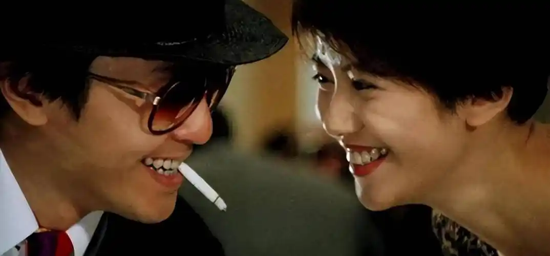 至于袁咏仪和周星驰之间的摩擦,是因为她参加周星驰的电影《国产凌凌