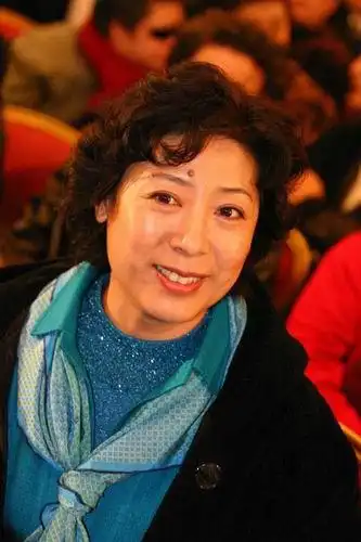 关牧村著名女中音歌唱家国家一级演员关牧村简历:关牧村1953年11月6日