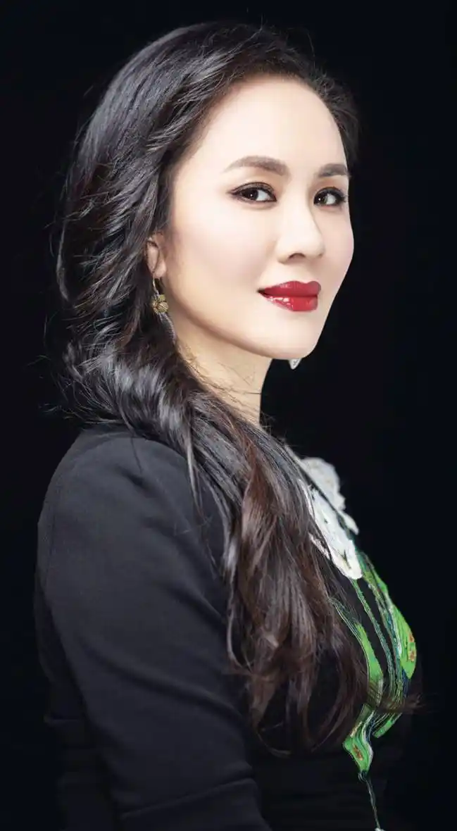 人物王莹军营飞来一只百灵