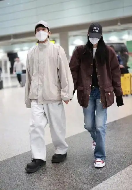 井柏然刘雯两个人好好嗑 无论是身高还是颜值都很搭 而且还总是不经意